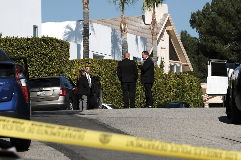 California shooting: 3 dead, 4 hurt in ritzy LA neighborhood | News ...